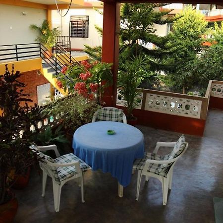 New Tourist Guest House Pokhara Buitenkant foto
