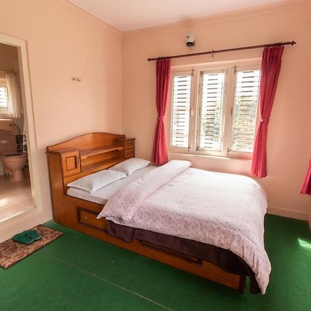 New Tourist Guest House Pokhara Buitenkant foto