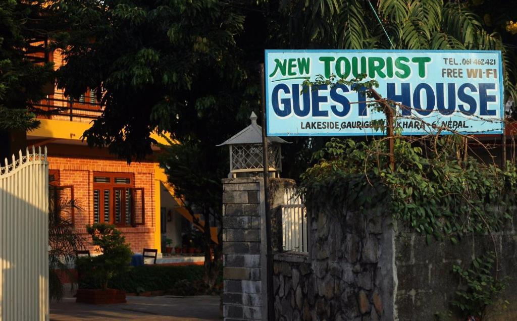 New Tourist Guest House Pokhara Buitenkant foto
