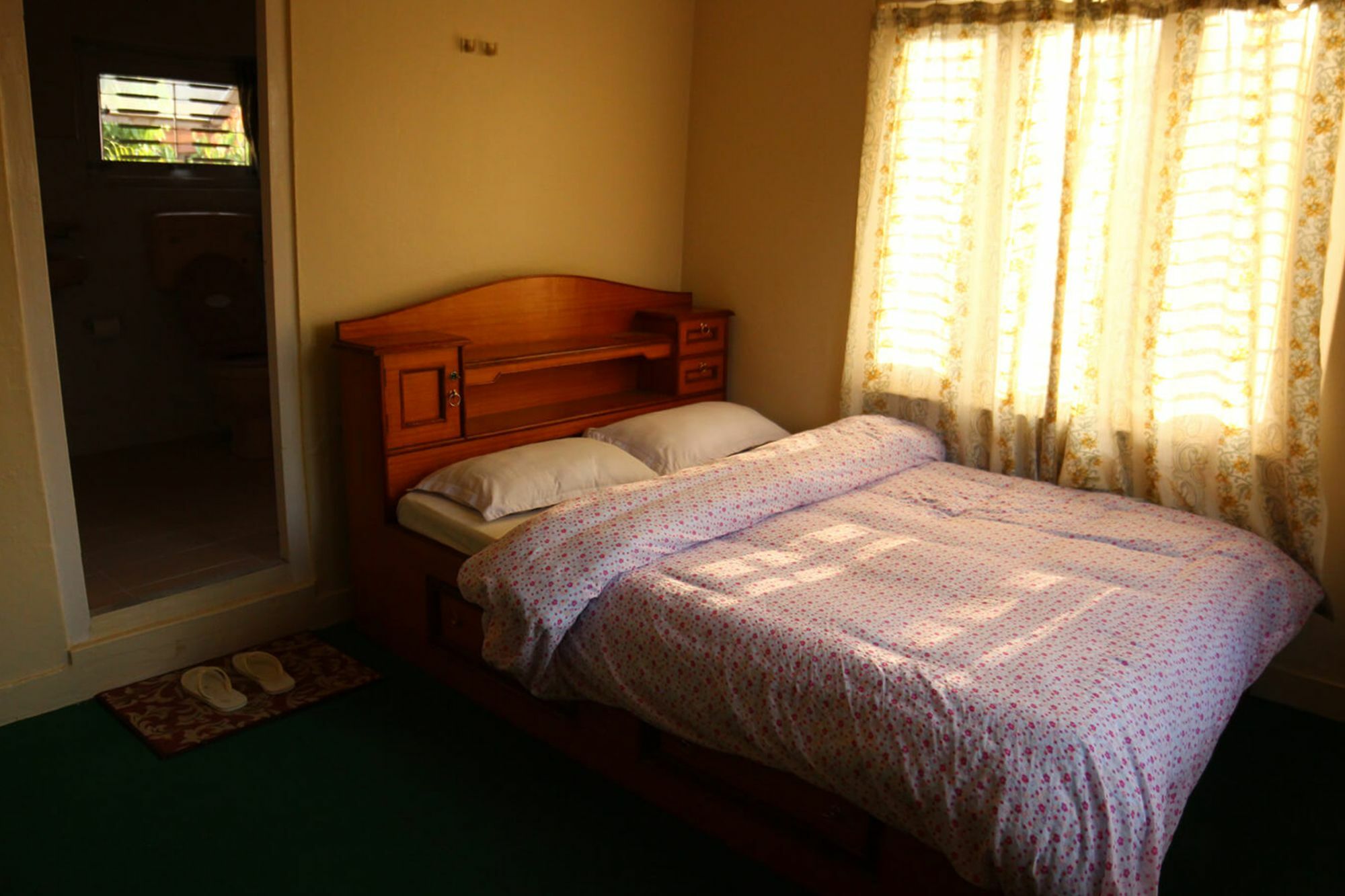 New Tourist Guest House Pokhara Buitenkant foto