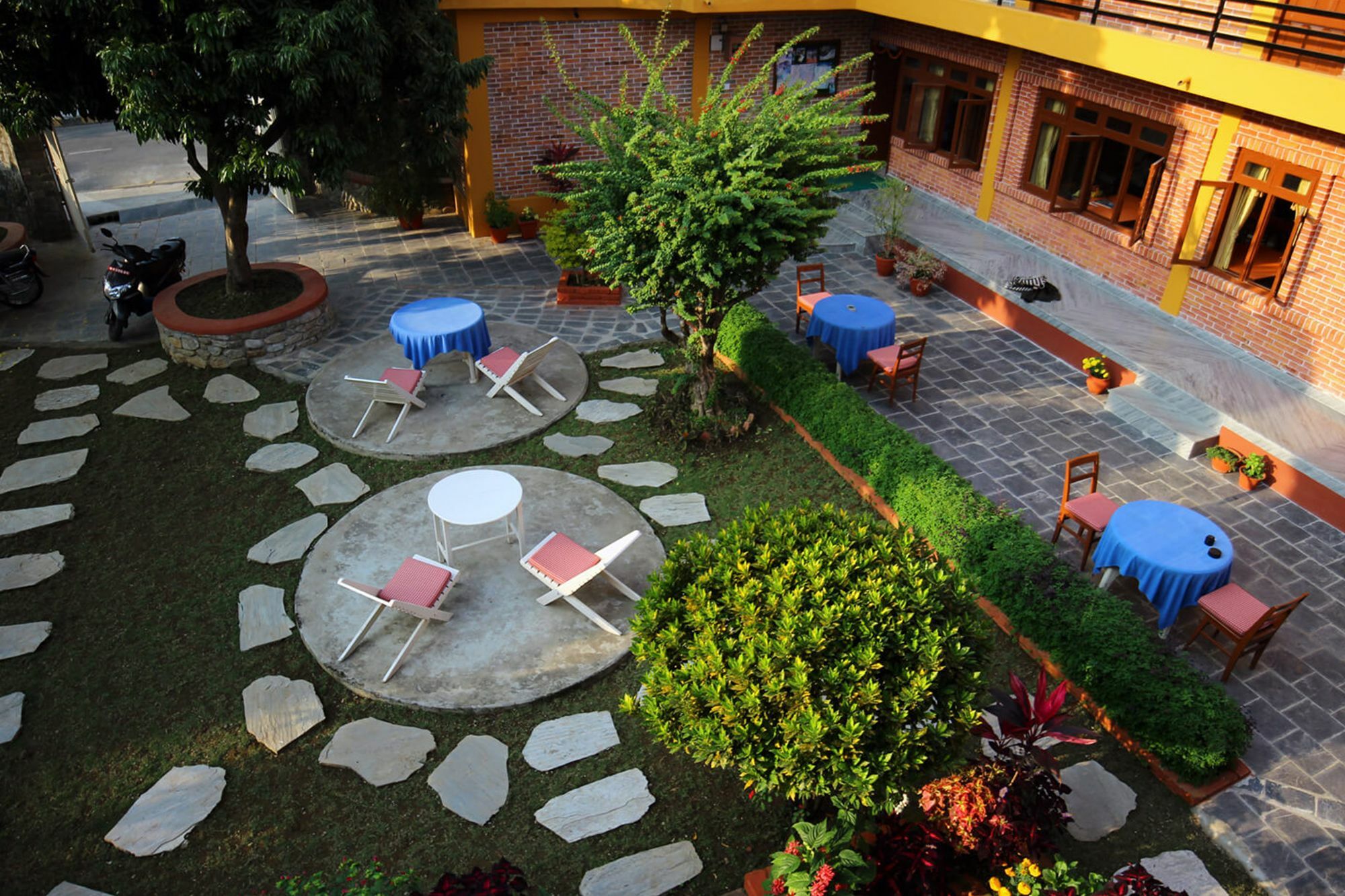 New Tourist Guest House Pokhara Buitenkant foto