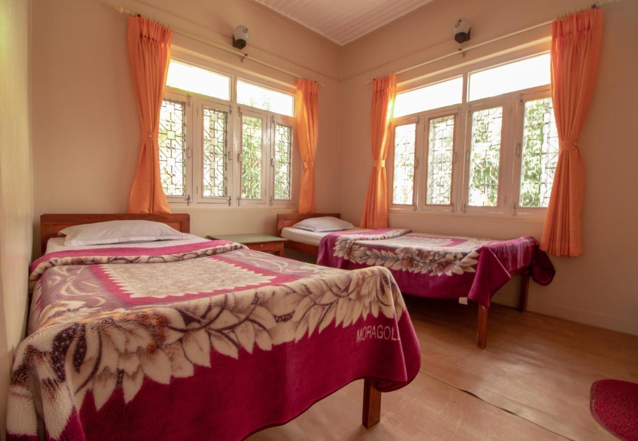 New Tourist Guest House Pokhara Buitenkant foto