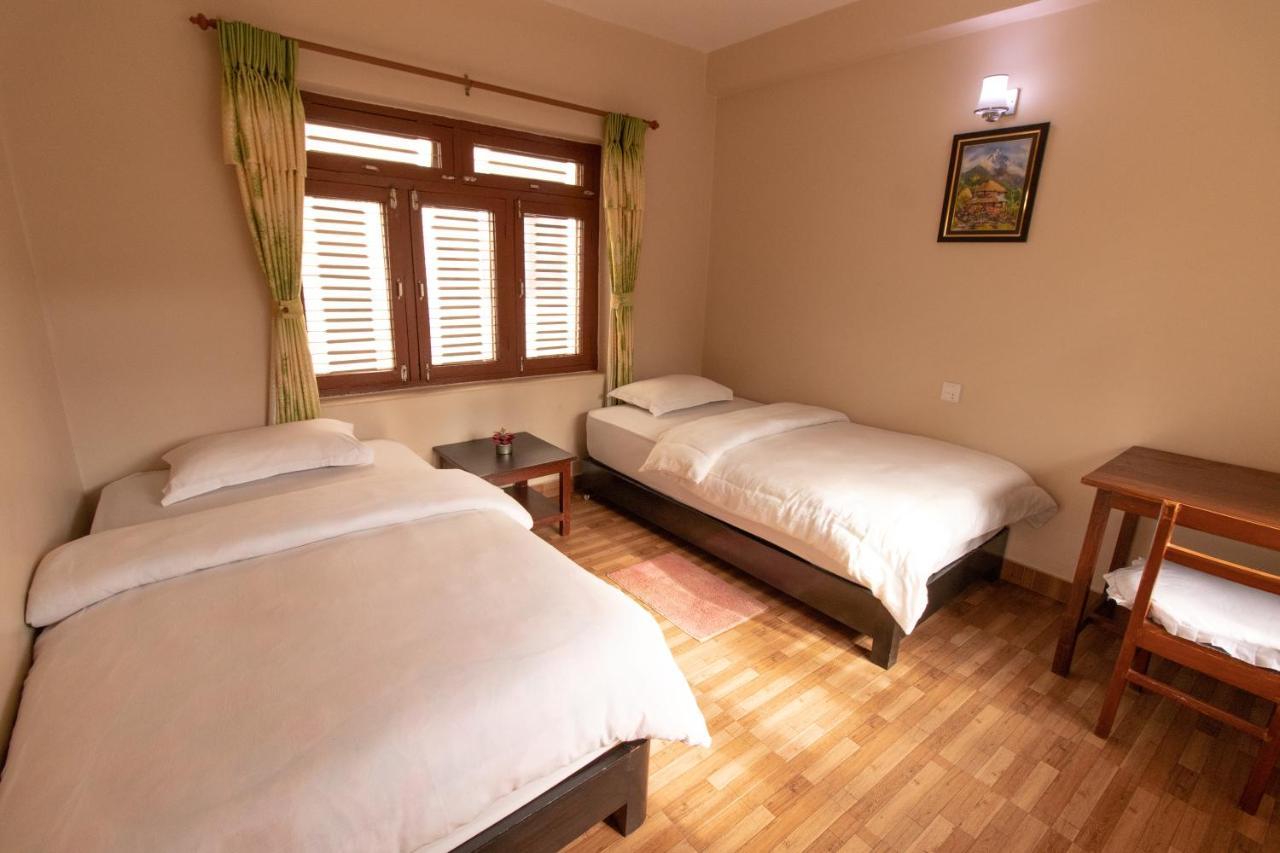 New Tourist Guest House Pokhara Buitenkant foto